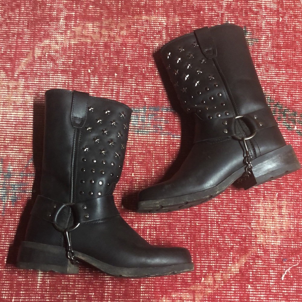 Dingo black studded motorcycle boot with chain size 6